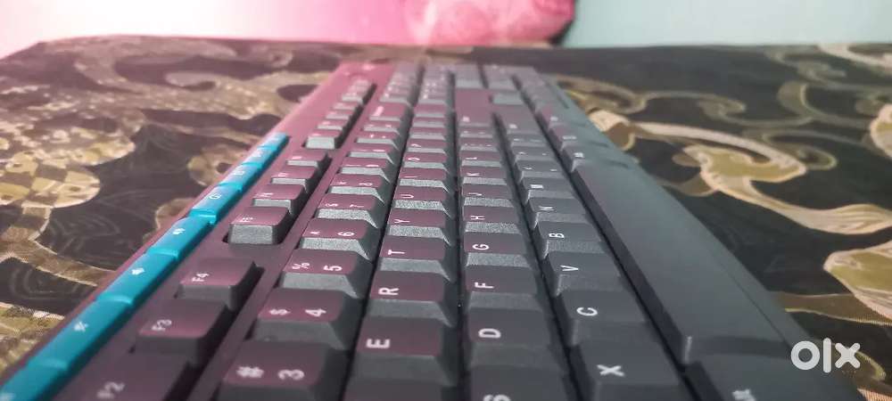 Logi keyboard sale