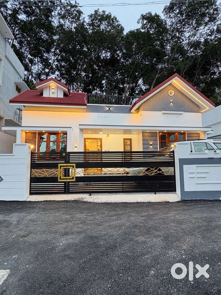 New house sale in vattiyoorkavu puliyarakonam 4.100 cent 1050 sqft