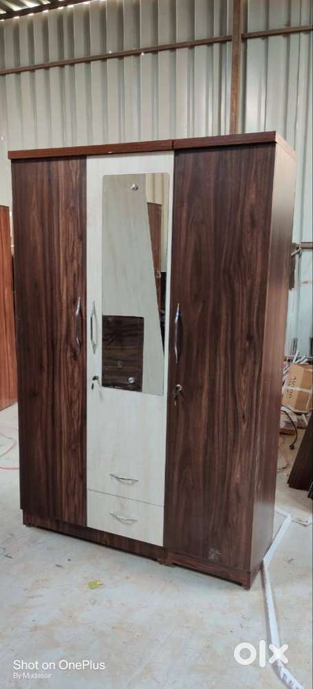3 DOOR WARDROBE IN TWO COLOR DESIGN IN FACTORY PRICE