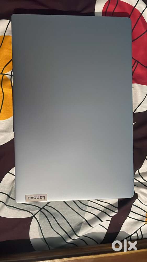 Lenovo IdeaPad Slim 3 15IRH8