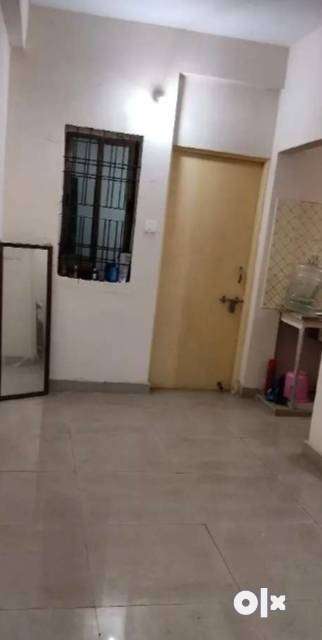 2bhk flat with 2 letbth hall nd open space area