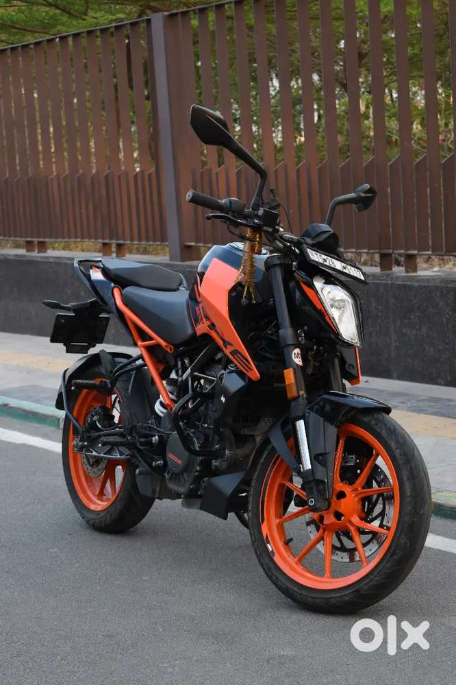 KTM Duke 200 ABS - 2022 Model - Electronic Orange