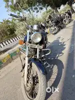 Bajaj Avenger 220 CC I. Mint condition.  New Battery, New Rear TYRE,