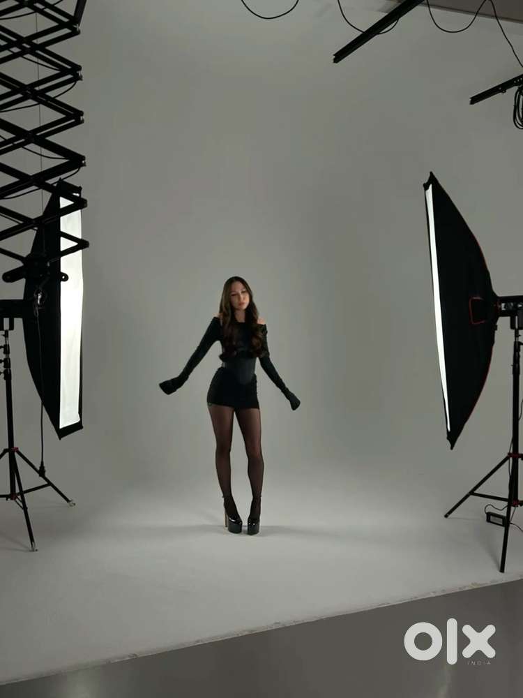 Fresh Female Models Required