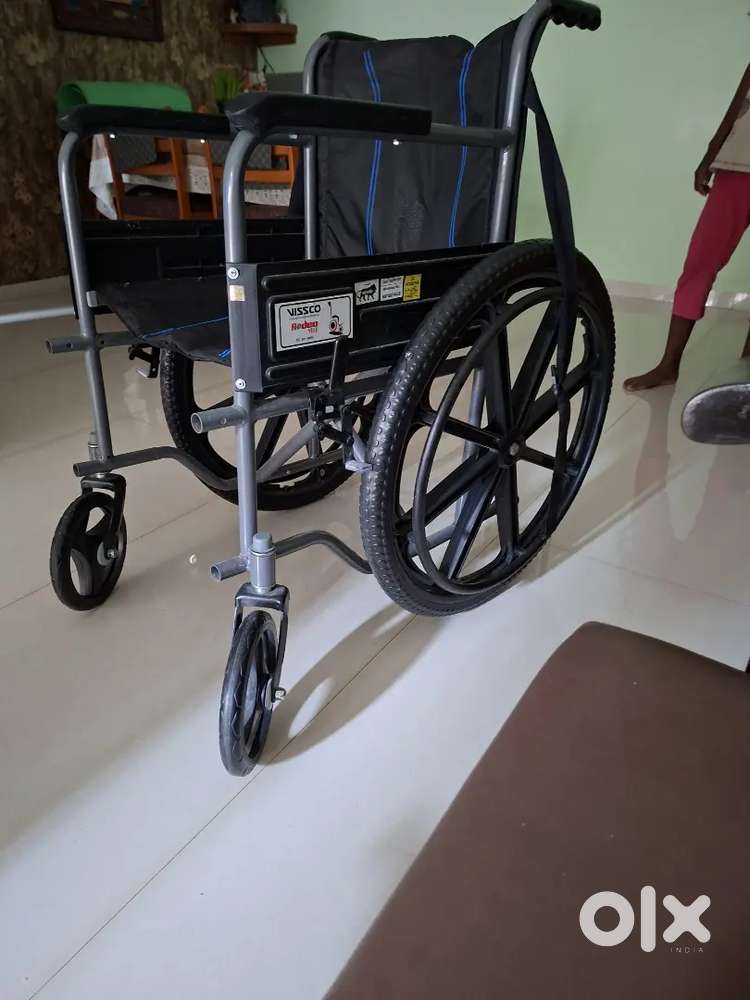Folding wheel chair black