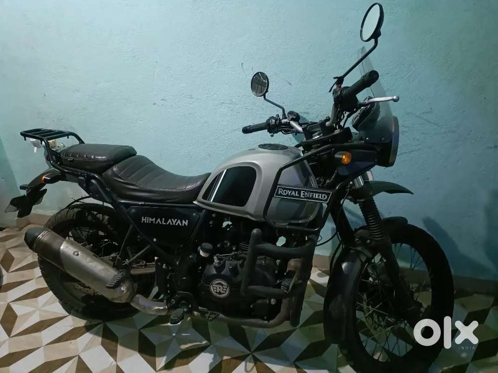 Royal Enfield Himalayan 411(gunmetal grey)