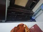 Store-cum mirror