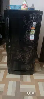 LG REFRIGERATOR IN GOOD WORKING CONDITION READY TO SELL IMMEDIATELY