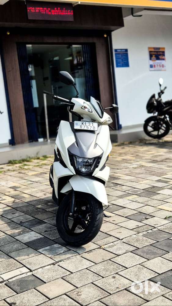 Suzuki Avenis 125