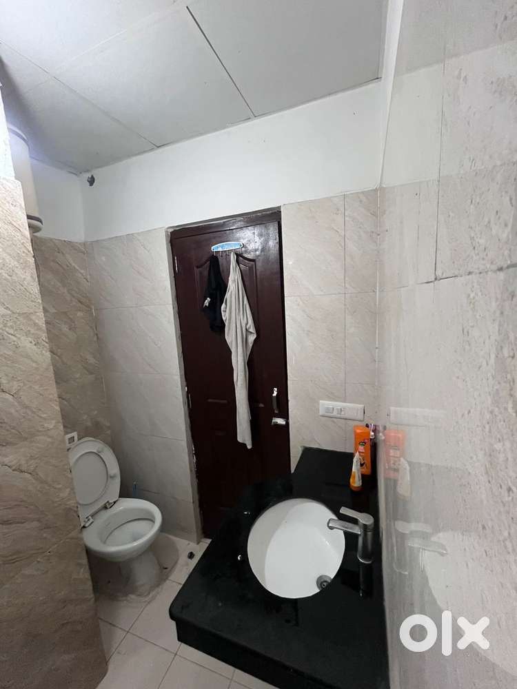 $ 8000 1 Room available for male in a 3BНК fully furnished flat.
