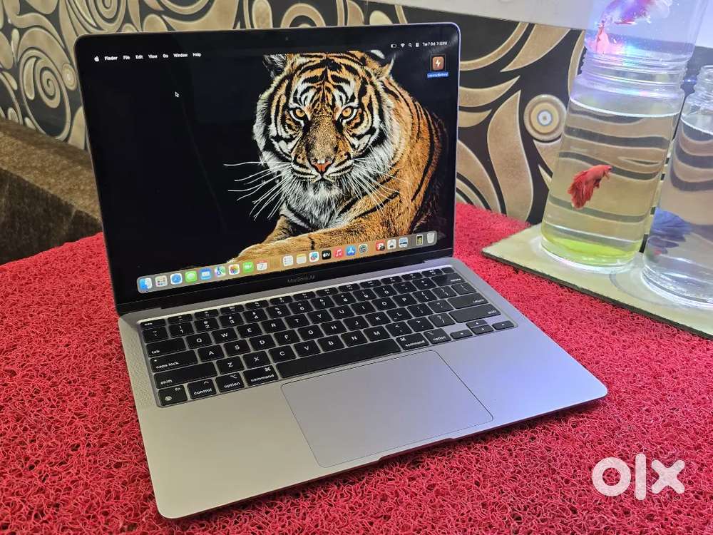 M1 Air 2021  Apple Macbook 8gb 256gb SSD 13inch Retina Touch iD
