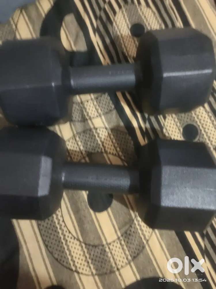 Dumbbell 3kg each.