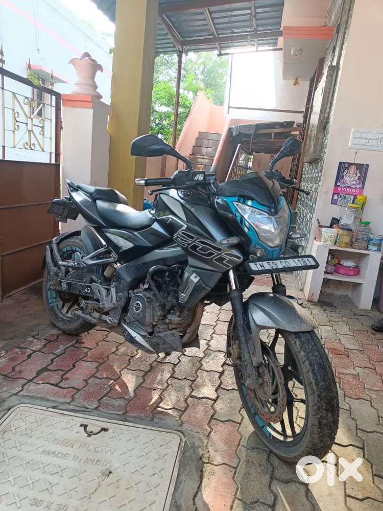Bajaj Ns 200