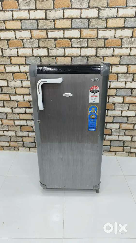 4 star rating Whirlpool genius 190 litres grey and black colour