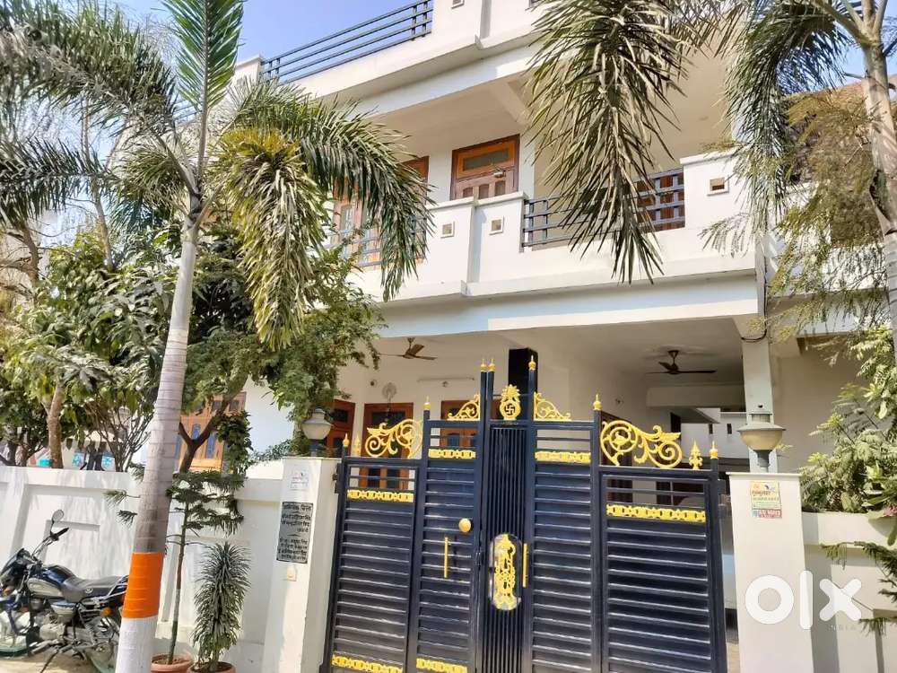 1BHK with attached bathroom