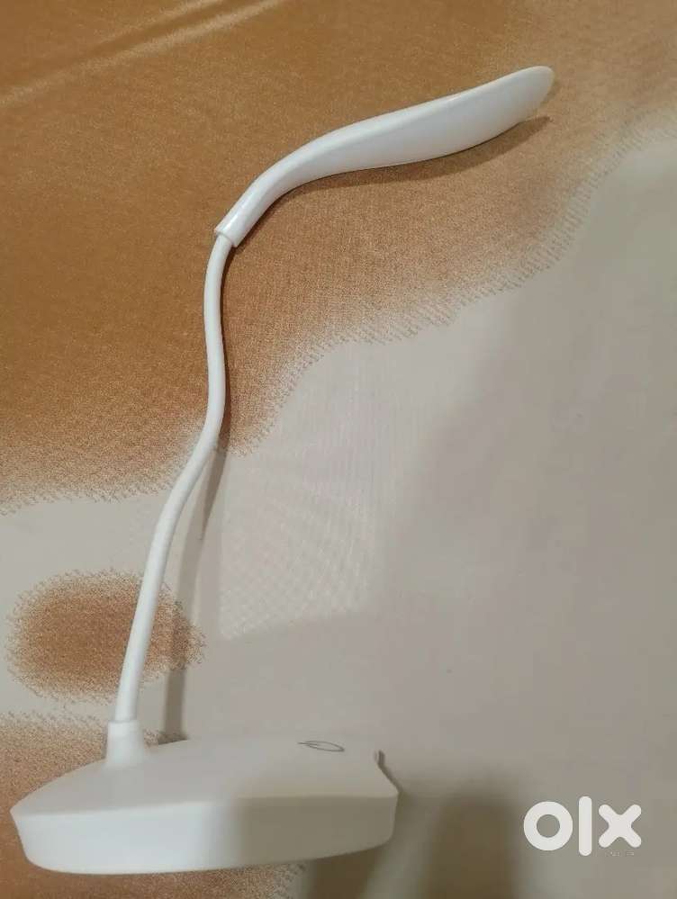 Good condition new bought . No scam . No fake  lamp please buy . ₱