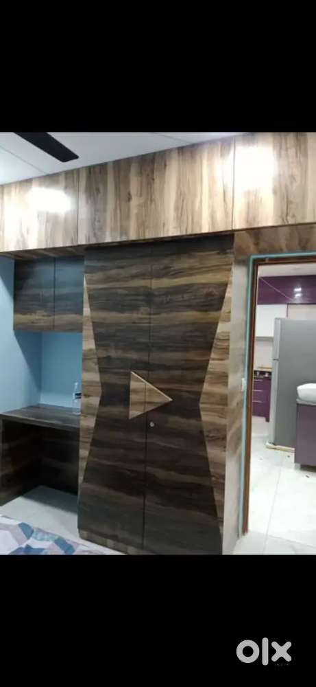 फलेट में वुडन फर्नीचर ओर ओल वकॅ समाधान