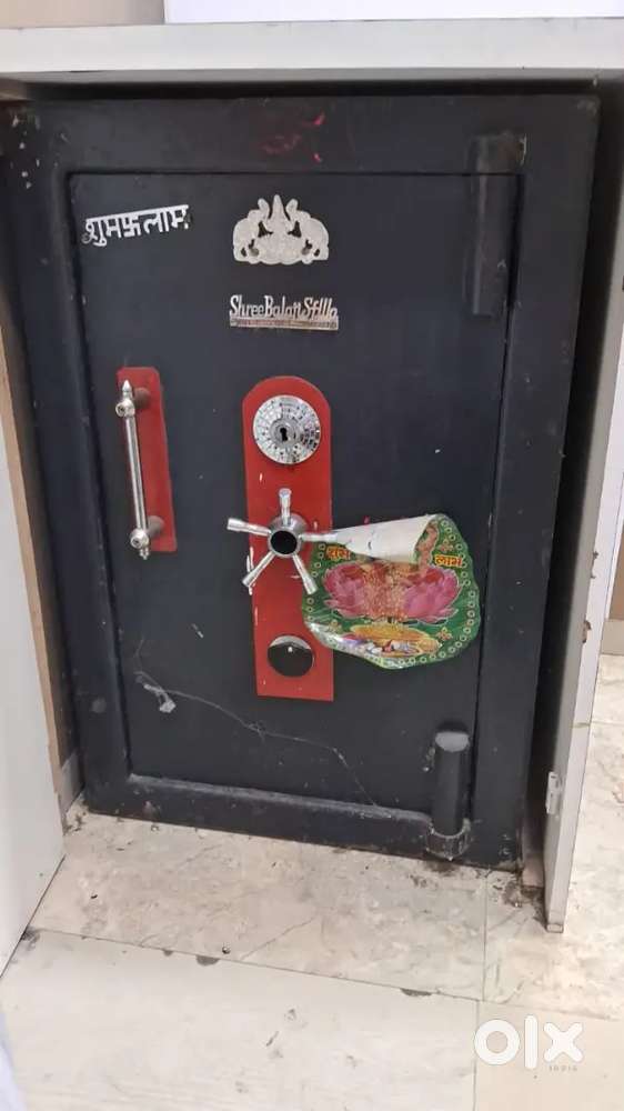 Heavy locker / Tejori / gold safe / locker