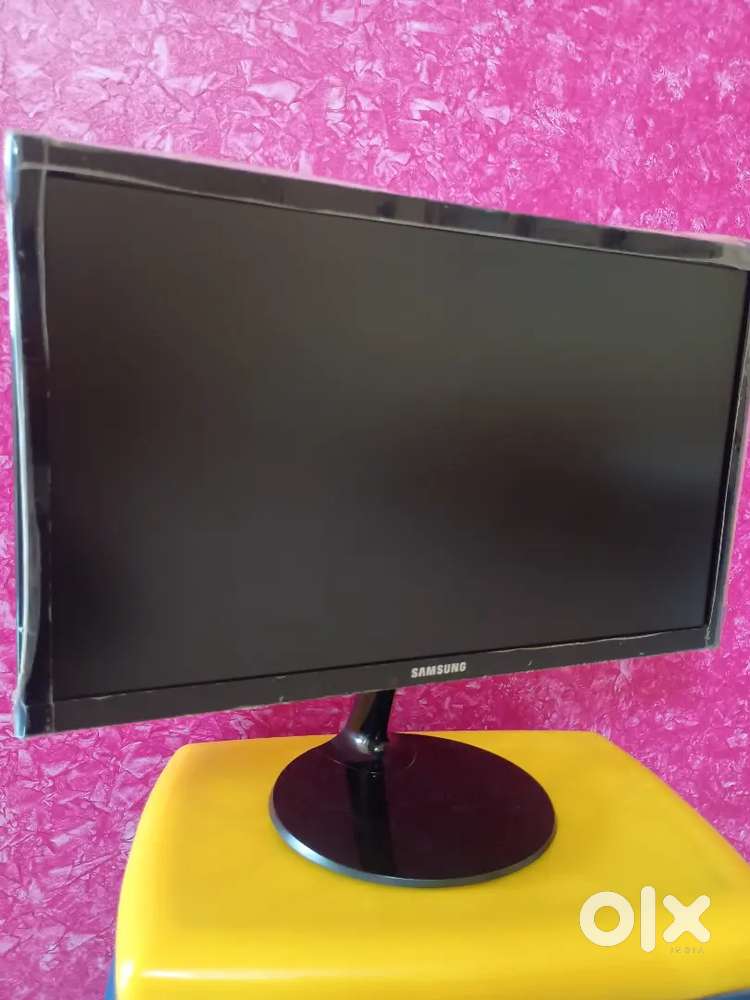 Samsung 46.99 cm (19 Inches) Monitor