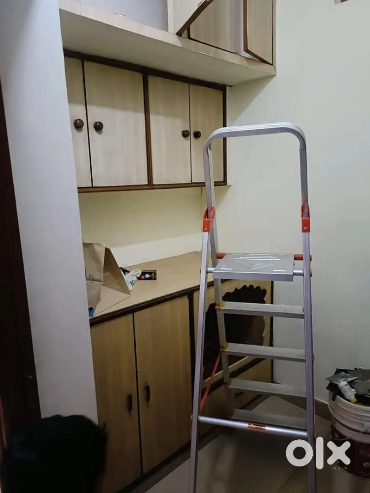 For sale 3 Room set house (LIG) First Floor Sector 38 west chd