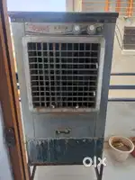 Cooler with stand