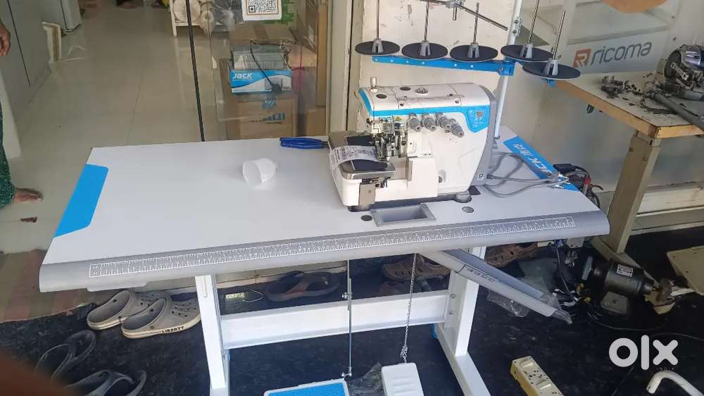Over lock 5 thread machine E4-5