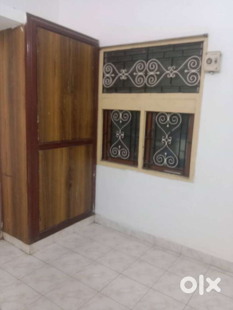 Commercial property available in arumbakkam near Arumbakkam metro