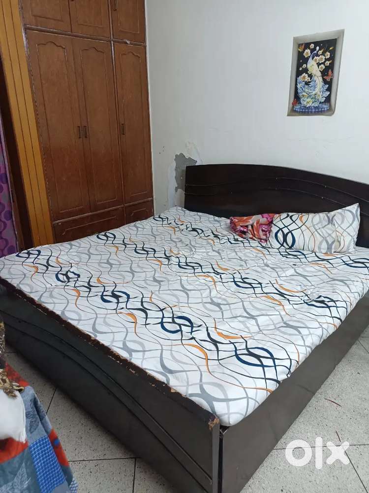 6*6 Double bed with storage and cotton mattress
