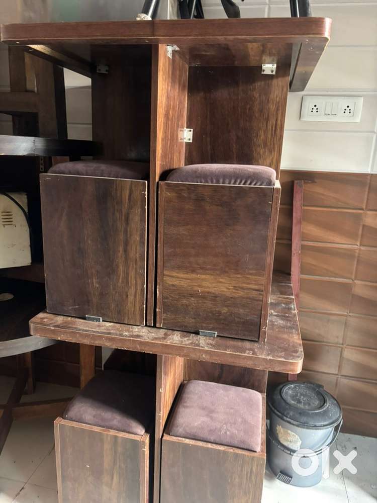 2 set tabble nd chairs nd 3 round tabble 6 single chairs