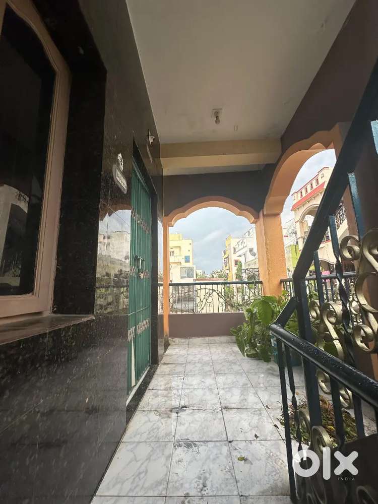 1BHK with two balconies and big hall and kitchen.Bore &teluganga water