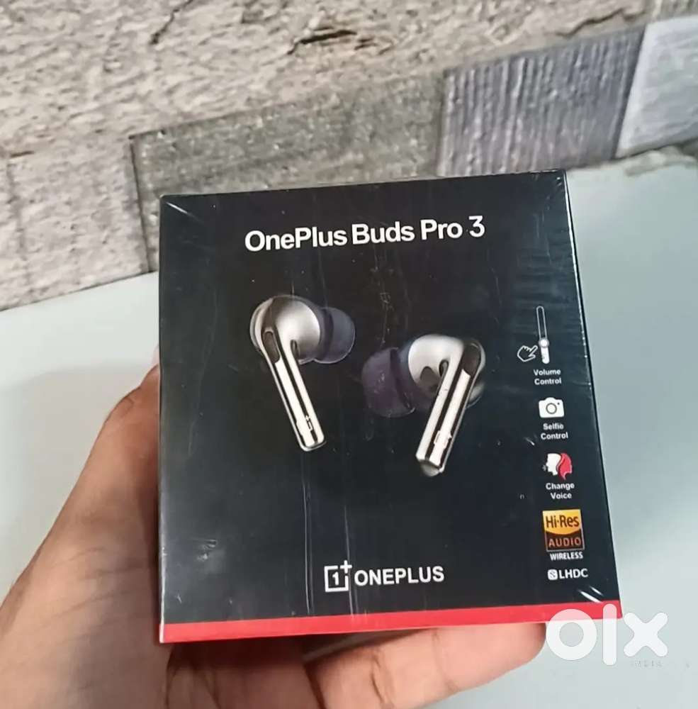 A1 DOUBLE EXTRA DEAL BLUETOOTH SPEAKER AND ONE PLUS AIRBUDS SEALED BOX