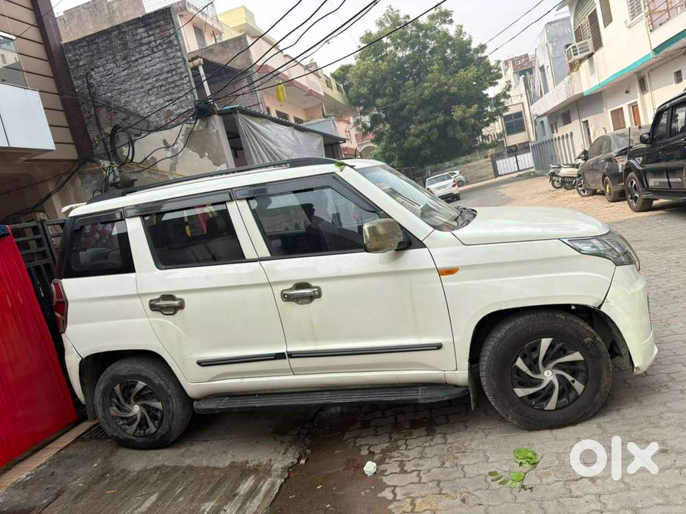 Mahindra TUV 300 2016