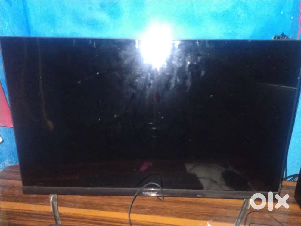 Android tc Clarion  2 saal purani hai bhai bilkul pack hai