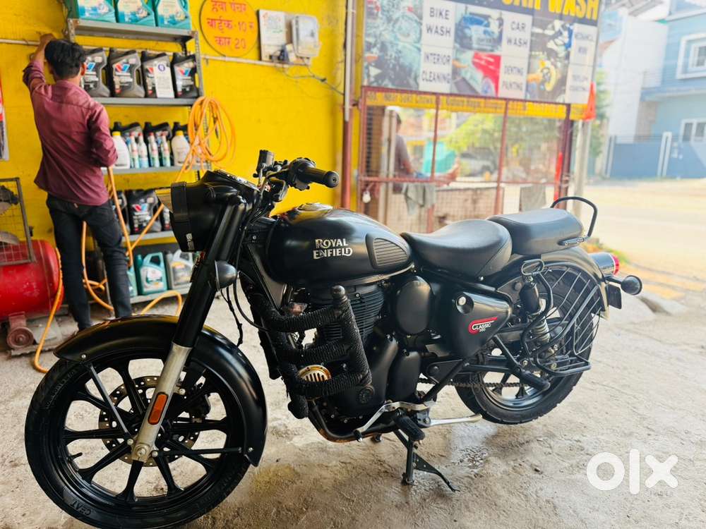 Royal enfield classic 350 stealth black well mantained