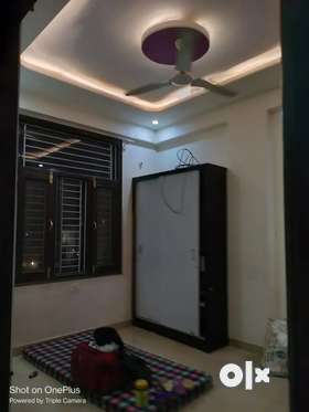 3bhk fully independent flat 2 room are already occupied 1 room vecent with washroom and commons hall...