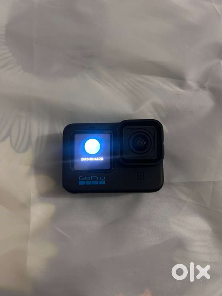 Go Pro 11 with battery pack charger