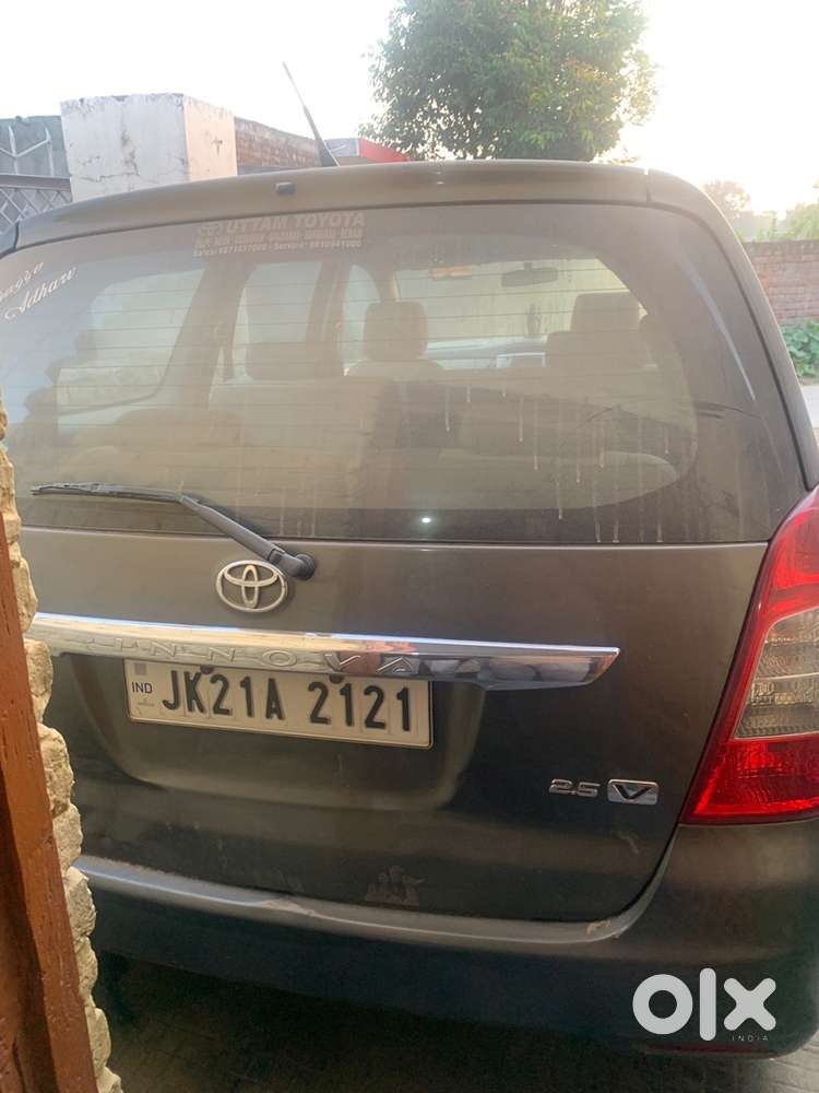 Toyota Innova 2012 Diesel Well Maintained