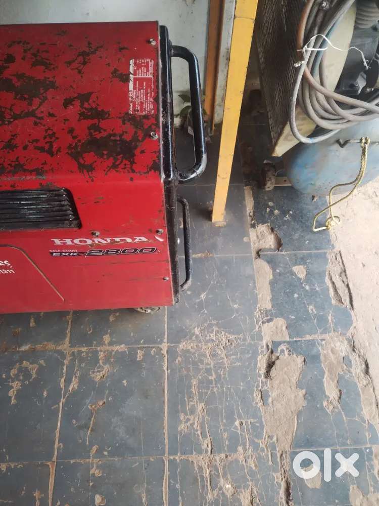 Genaretor 2,8 kva honda