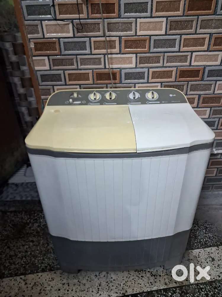 LG semi automatic washing machine