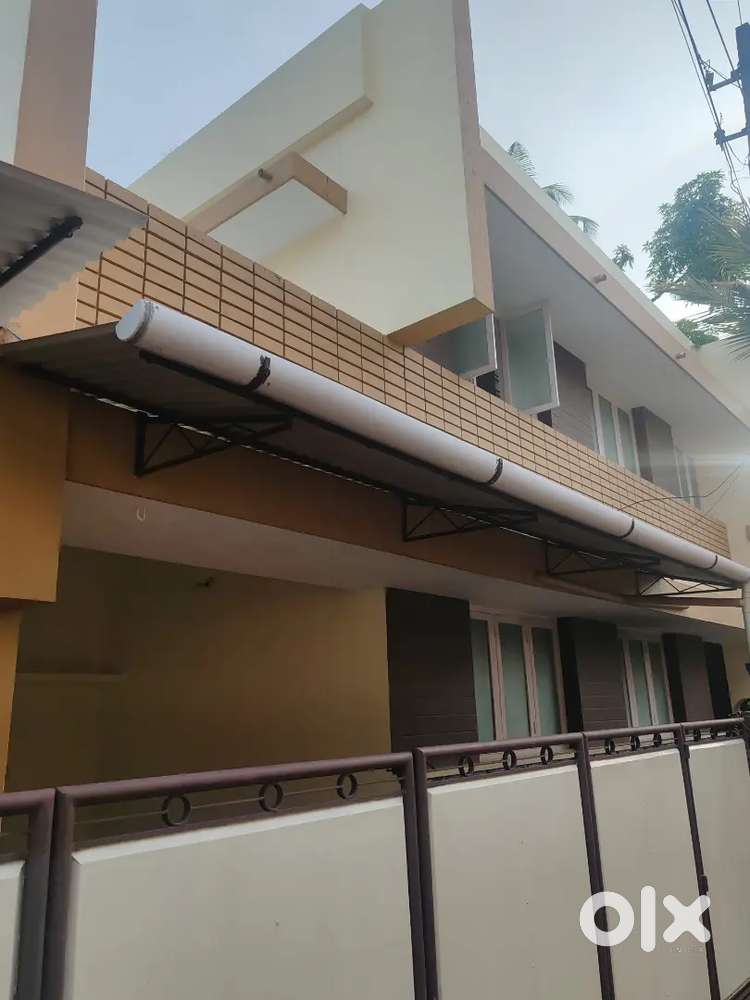 3BHK INDEPENDENT 2 STORIED HOUSE FOR RENT IN VAZHUTHACAUD JN NEAR