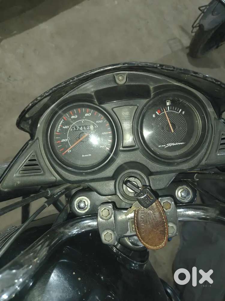 Full condition me hai with not more use so sell it to buy new one