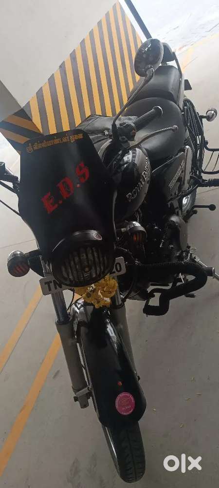Royal Enfield Thunderbird black colour excellent condition dual disc.