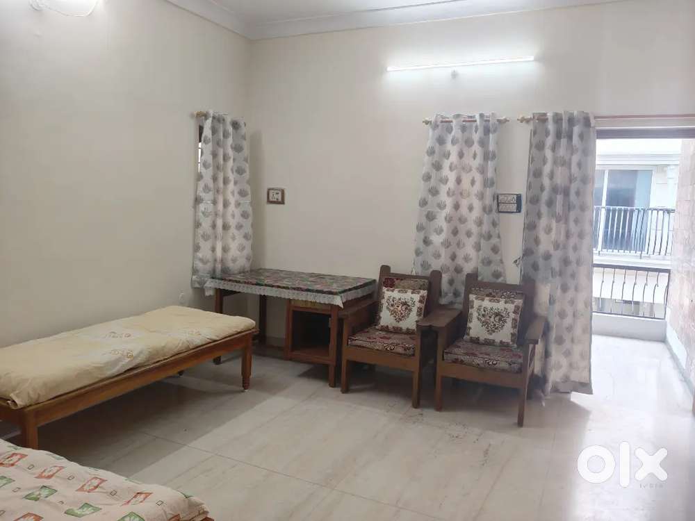 2bhk indipendent flat only for bachelor