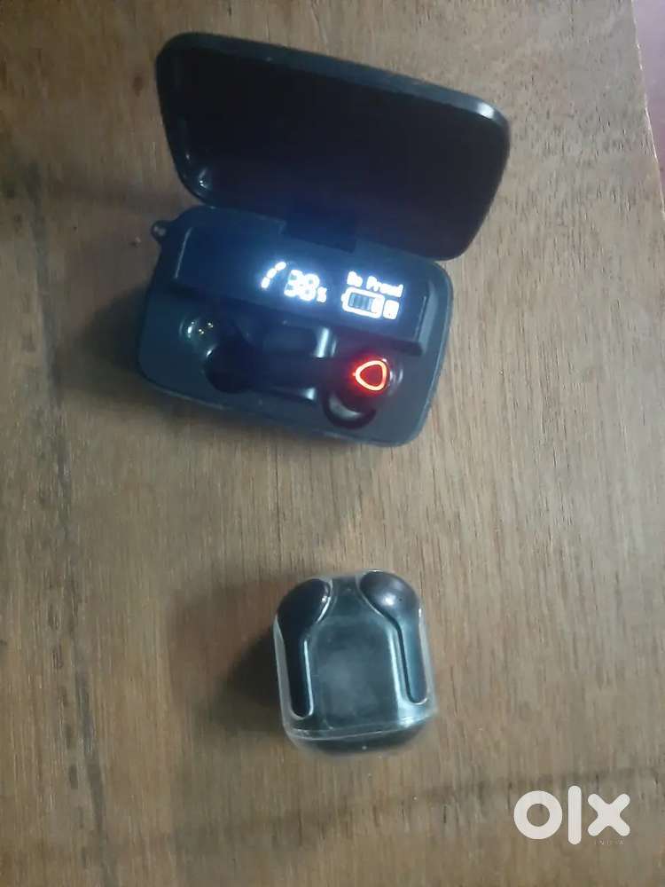 Bluetooth earphones+powerbank+torch(3in one)