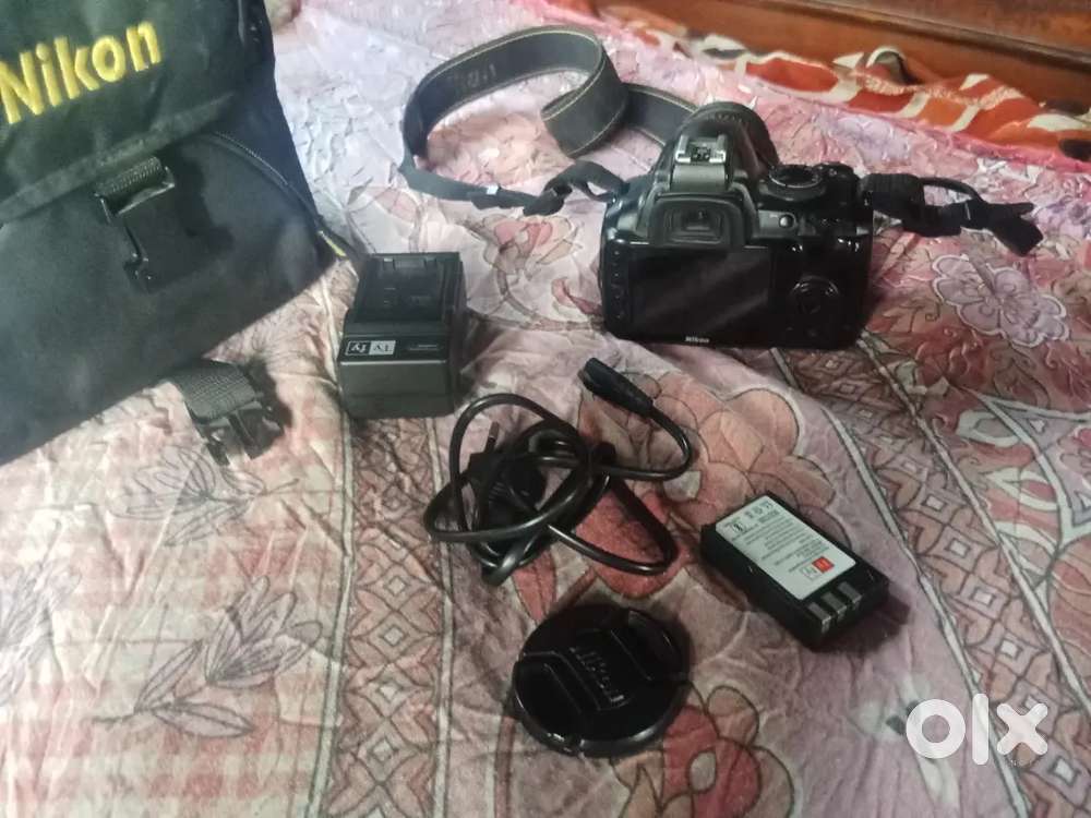 Nikon D3000 with 18-55 lens