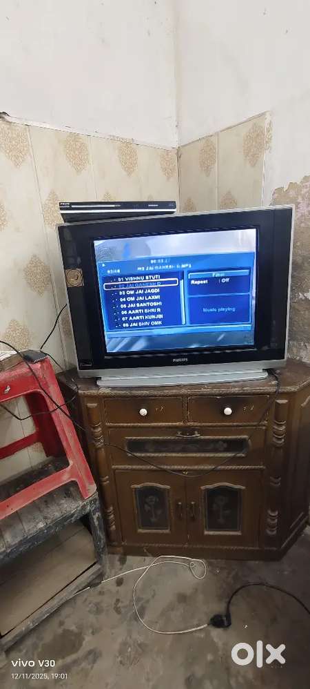 Philips tv 29 inch with TV cabinet