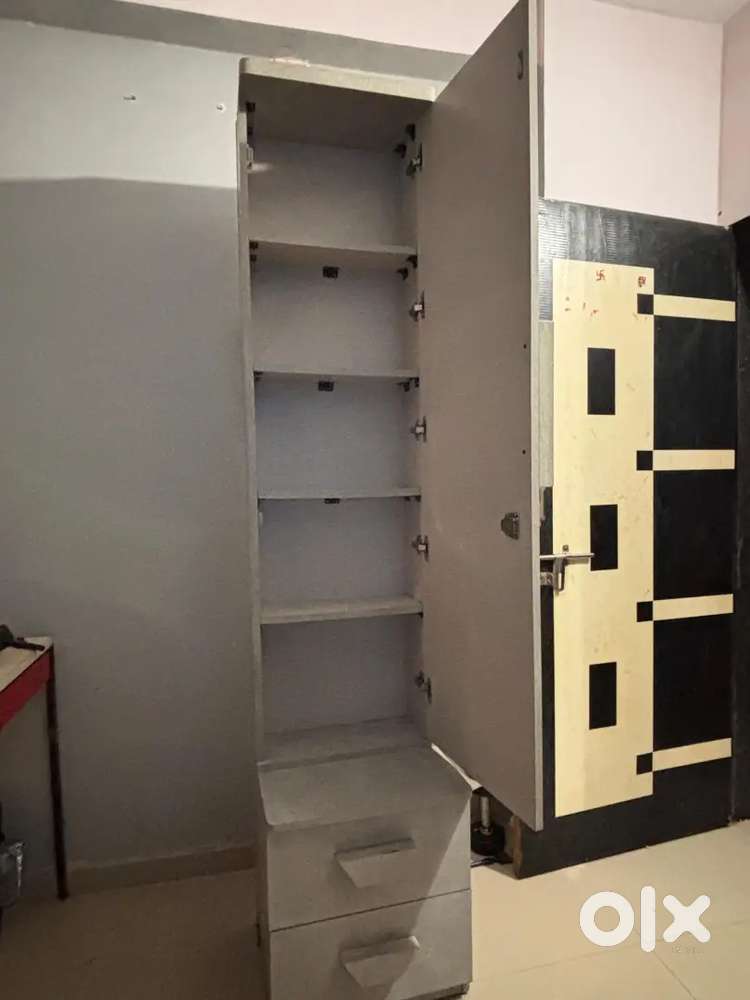 Dressing table and computer table