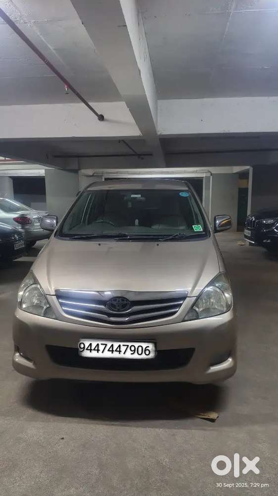 Toyota Innova 2011 Diesel 200000 Km Driven