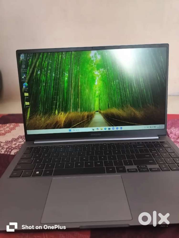 Samsung galaxy book 4  i5 / 13 th gen