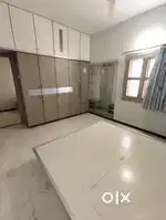 3bhk બીમ કોલમ વાળો બંગલો ભાડે આપવાનો છે ક્રિસ્ટલ મોલ પાછળ 25000 ભાડુ